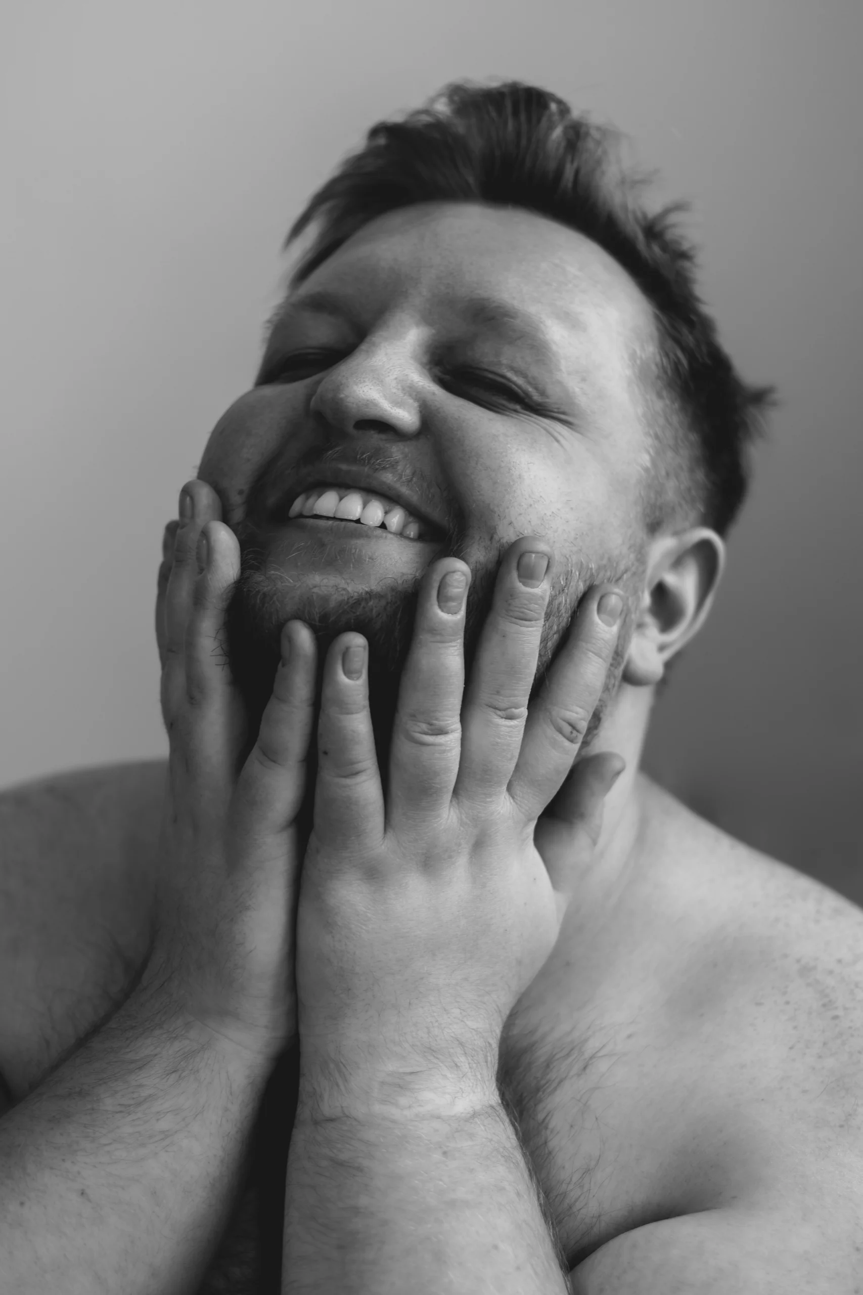 portret męski ciałopozytywny