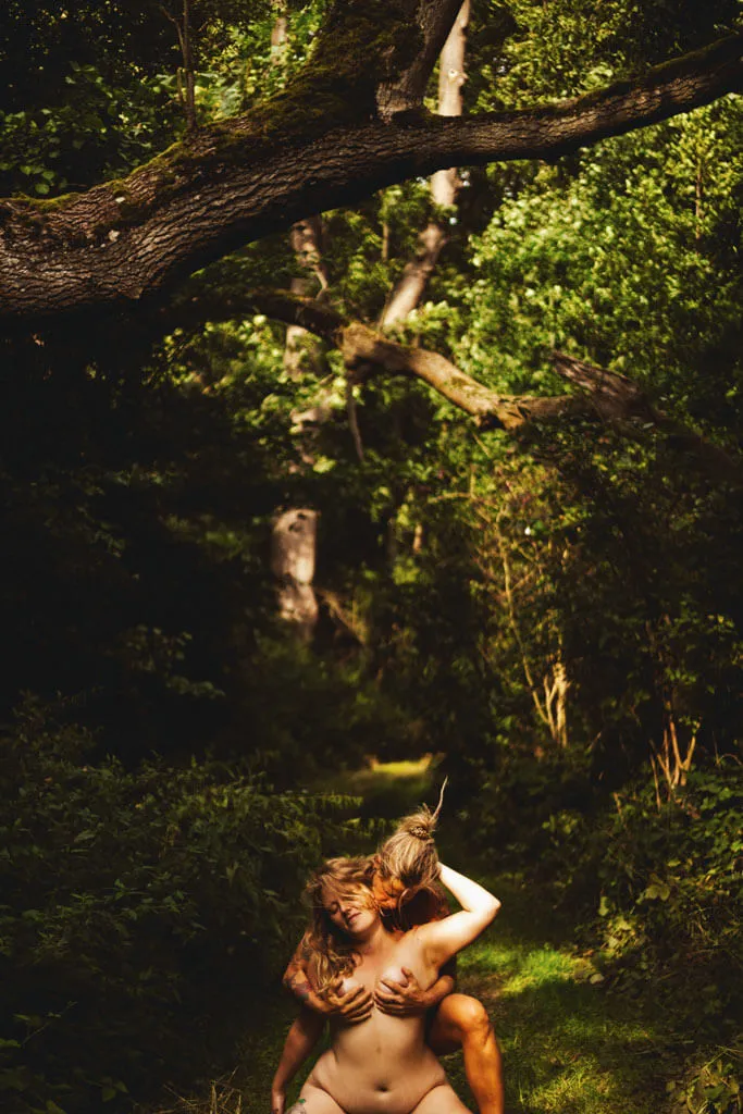 sesja sensualna Claudia i Madu w plenerze