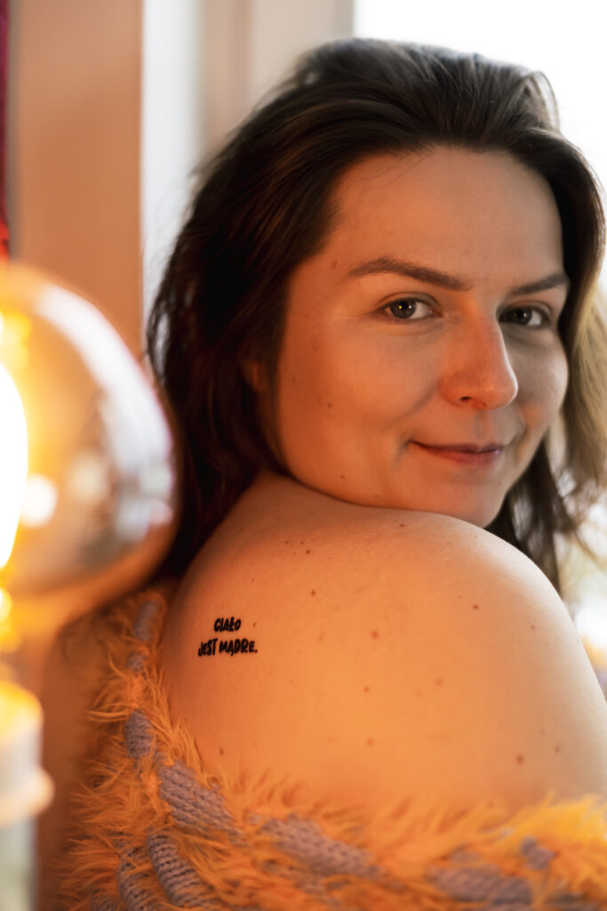 NIE JESTEM PO TO, BY WYGLĄDAĆ. Neuroróżnorodność, a ciało. 6 Olimpia Marta Mlot ART 3