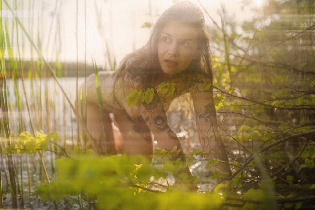 Ciałoakceptacja u kobiet z ADHD – przestać ghostować swoje własne ciało? 5 plenerowa sesja nagości